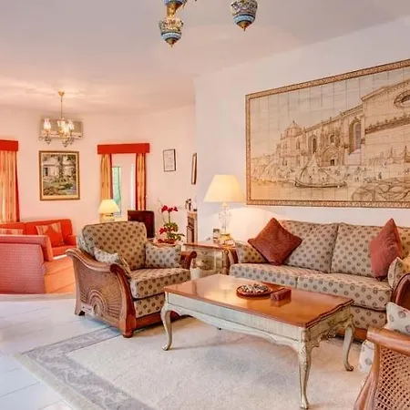 Sleeps 8 Pool Air Con T480176 *